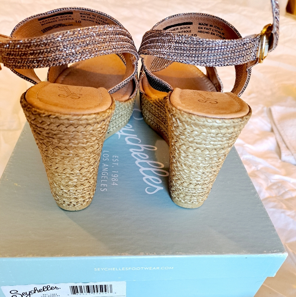 Seychelles Downtime Bronze Metallic Wedges - Picture 4 of 9